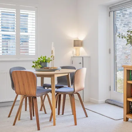 The Old Weigh House *